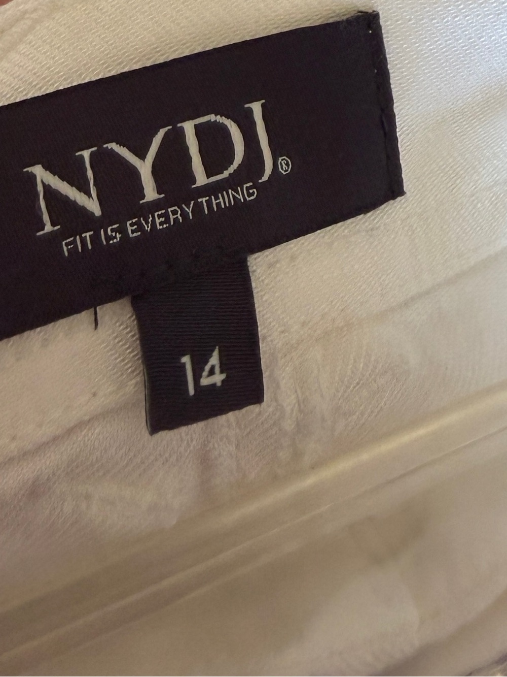 NYDJ White Linen-Blend Flat Front Women’s Shorts - Picture 3 of 7